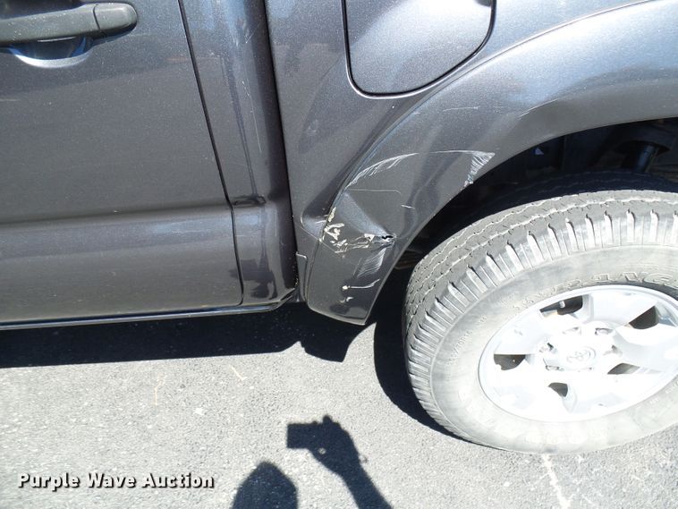 image for item DG2070 2014 Toyota Tacoma  Double Cab pickup truck