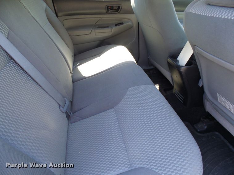 image for item DG2070 2014 Toyota Tacoma  Double Cab pickup truck