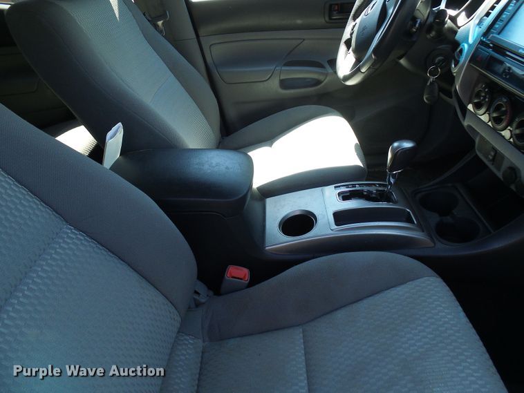 image for item DG2070 2014 Toyota Tacoma  Double Cab pickup truck