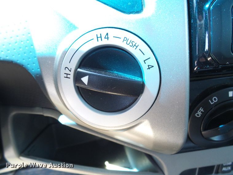 image for item DG2070 2014 Toyota Tacoma  Double Cab pickup truck