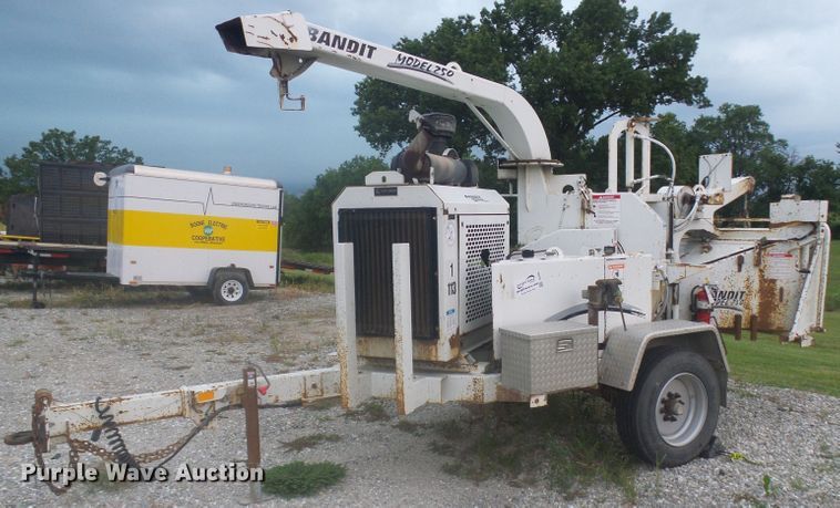 image for item DG2089 Bandit 250 wood chipper
