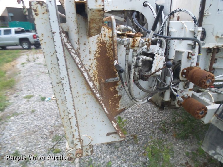 image for item DG2089 Bandit 250 wood chipper