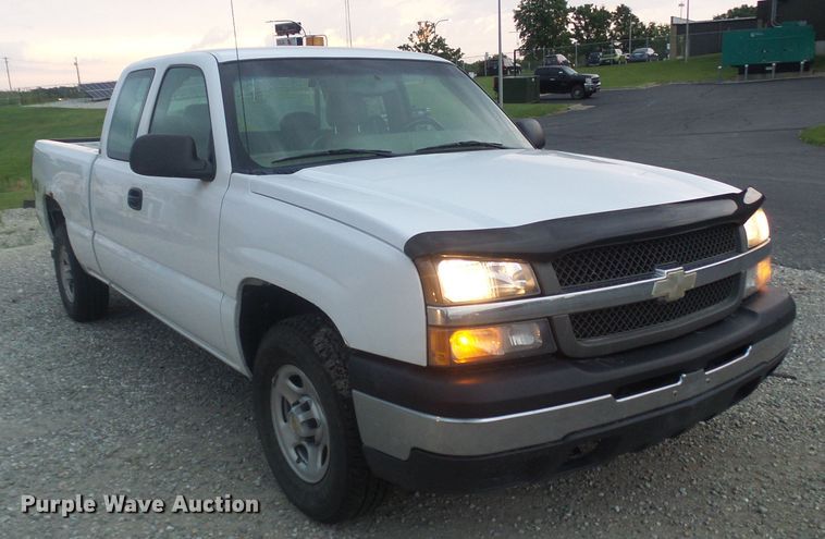 image for item DG2090 2003 Chevrolet Silverado 1500  Ext. Cab pickup truck