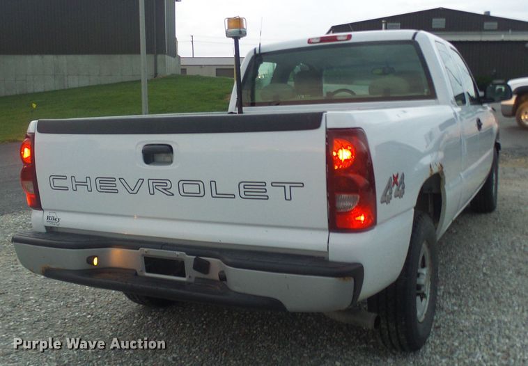 image for item DG2090 2003 Chevrolet Silverado 1500  Ext. Cab pickup truck