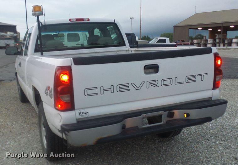 image for item DG2090 2003 Chevrolet Silverado 1500  Ext. Cab pickup truck