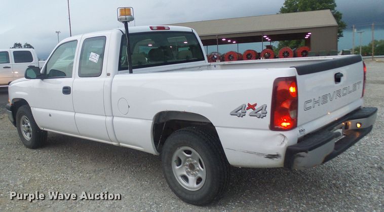 image for item DG2090 2003 Chevrolet Silverado 1500  Ext. Cab pickup truck