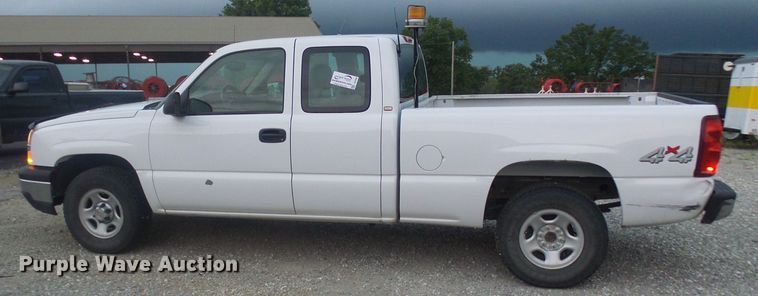 image for item DG2090 2003 Chevrolet Silverado 1500  Ext. Cab pickup truck