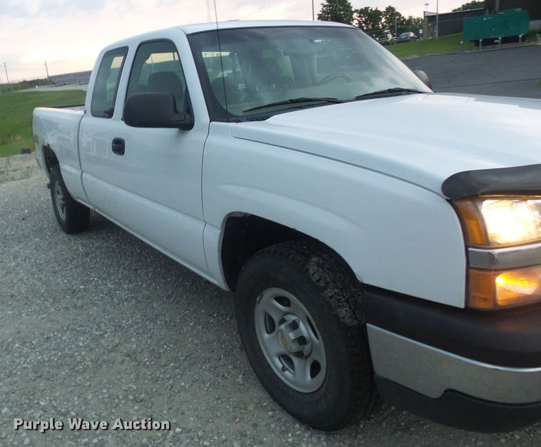 image for item DG2090 2003 Chevrolet Silverado 1500  Ext. Cab pickup truck