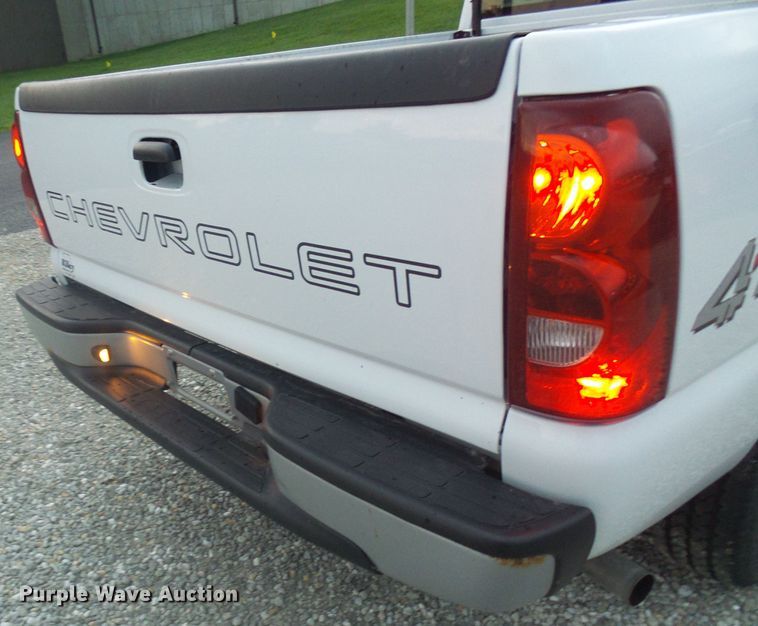 image for item DG2090 2003 Chevrolet Silverado 1500  Ext. Cab pickup truck