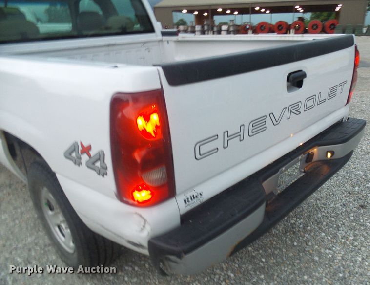 image for item DG2090 2003 Chevrolet Silverado 1500  Ext. Cab pickup truck