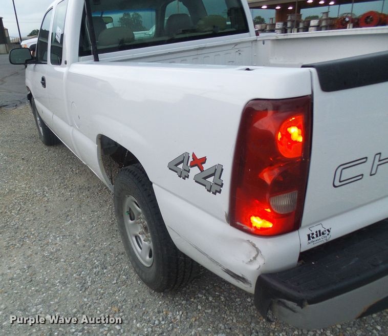 image for item DG2090 2003 Chevrolet Silverado 1500  Ext. Cab pickup truck