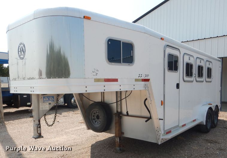 image for item DG4555 2000 Exiss SS300 horse trailer