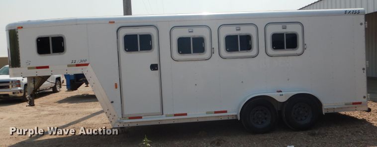image for item DG4555 2000 Exiss SS300 horse trailer