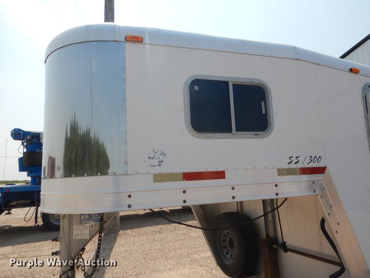 image for item DG4555 2000 Exiss SS300 horse trailer