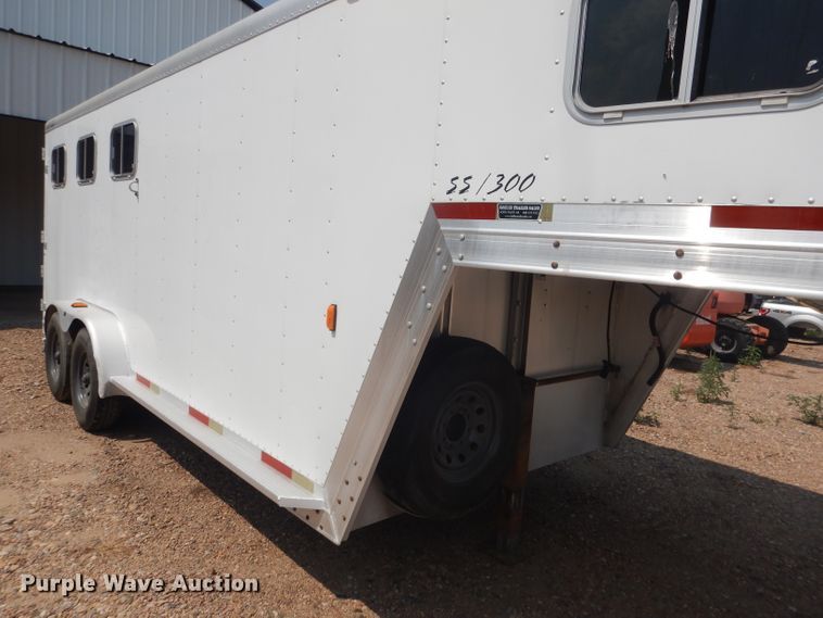 image for item DG4555 2000 Exiss SS300 horse trailer