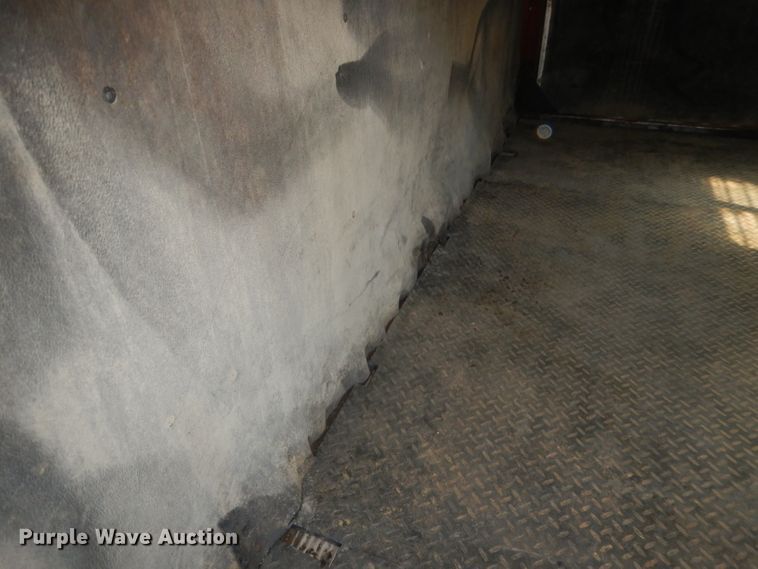 image for item DG4555 2000 Exiss SS300 horse trailer