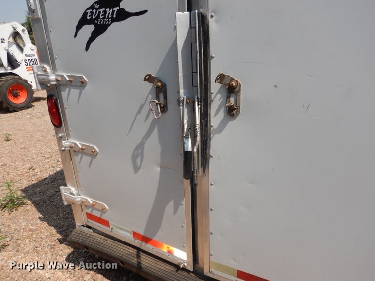 image for item DG4555 2000 Exiss SS300 horse trailer