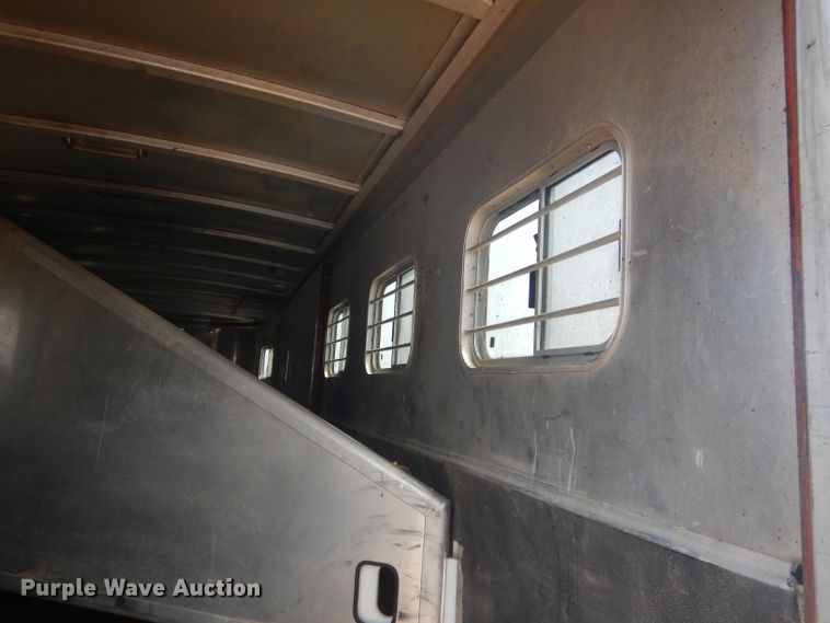 image for item DG4555 2000 Exiss SS300 horse trailer