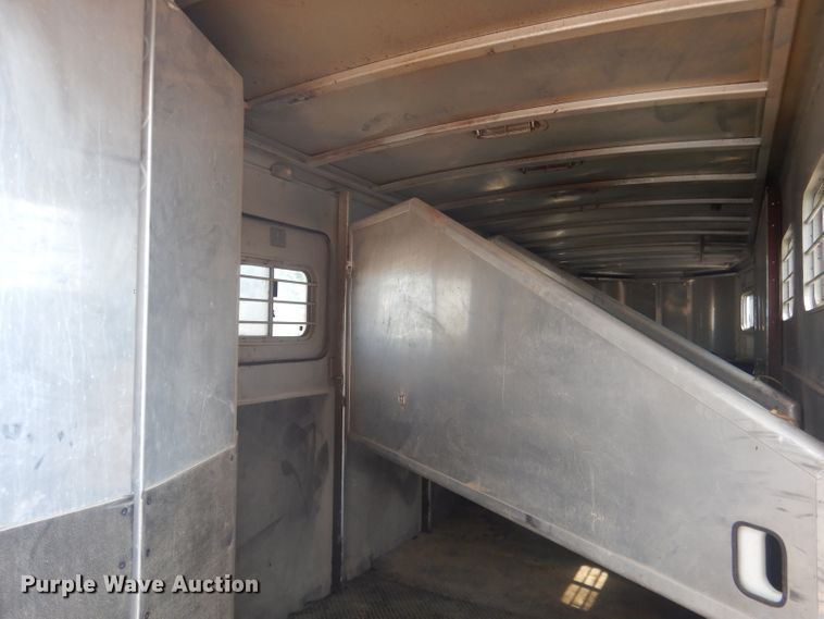 image for item DG4555 2000 Exiss SS300 horse trailer