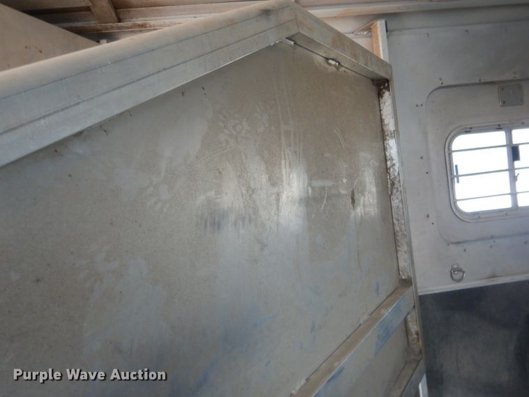 image for item DG4555 2000 Exiss SS300 horse trailer