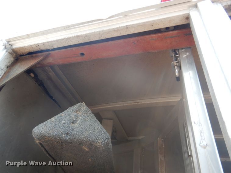 image for item DG4555 2000 Exiss SS300 horse trailer