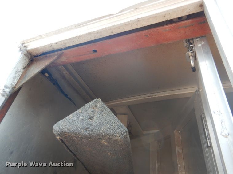 image for item DG4555 2000 Exiss SS300 horse trailer