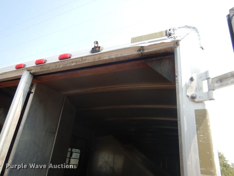 image for item DG4555 2000 Exiss SS300 horse trailer