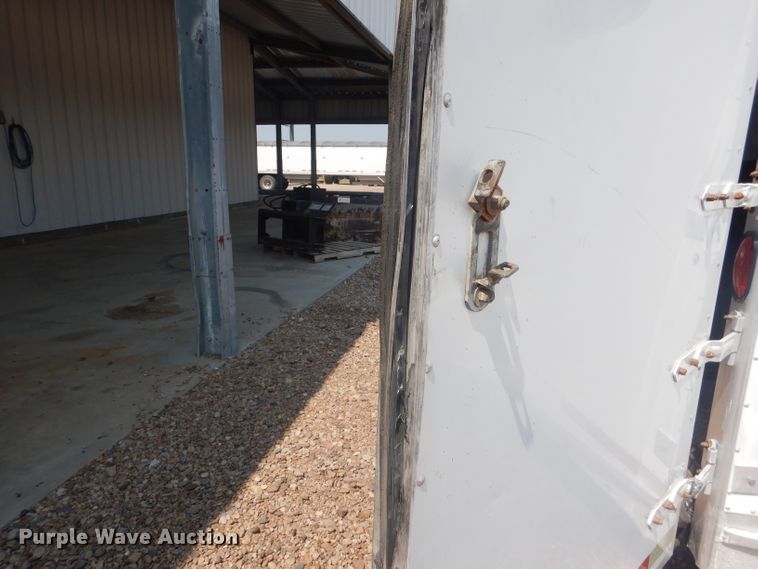 image for item DG4555 2000 Exiss SS300 horse trailer