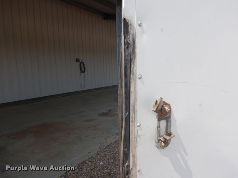 image for item DG4555 2000 Exiss SS300 horse trailer