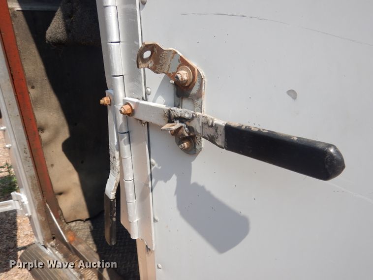 image for item DG4555 2000 Exiss SS300 horse trailer