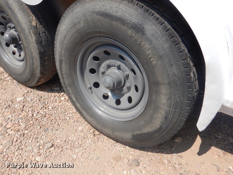 image for item DG4555 2000 Exiss SS300 horse trailer