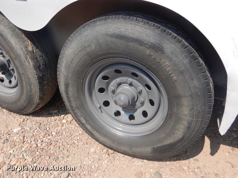 image for item DG4555 2000 Exiss SS300 horse trailer