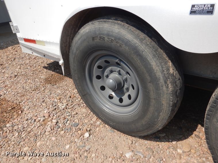 image for item DG4555 2000 Exiss SS300 horse trailer