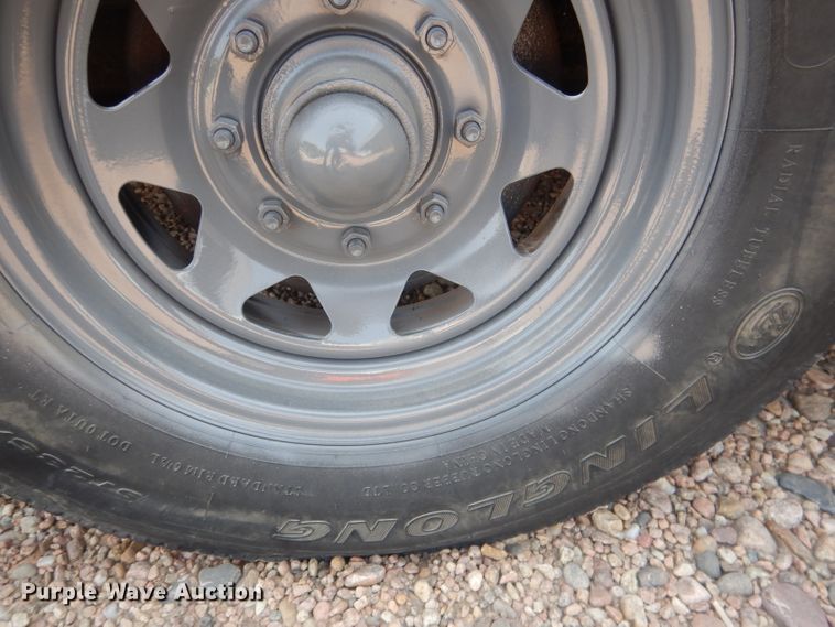 image for item DG4555 2000 Exiss SS300 horse trailer