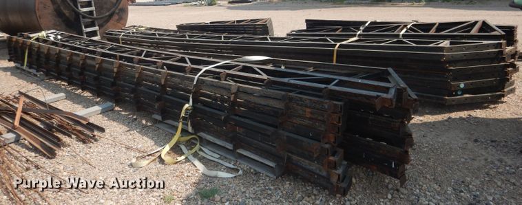 image for item DG4564 Metal frame building