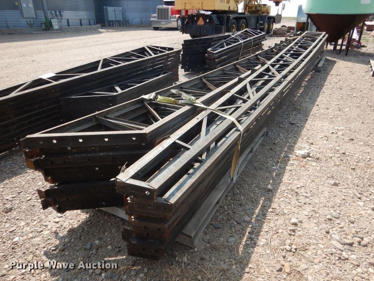 image for item DG4564 Metal frame building