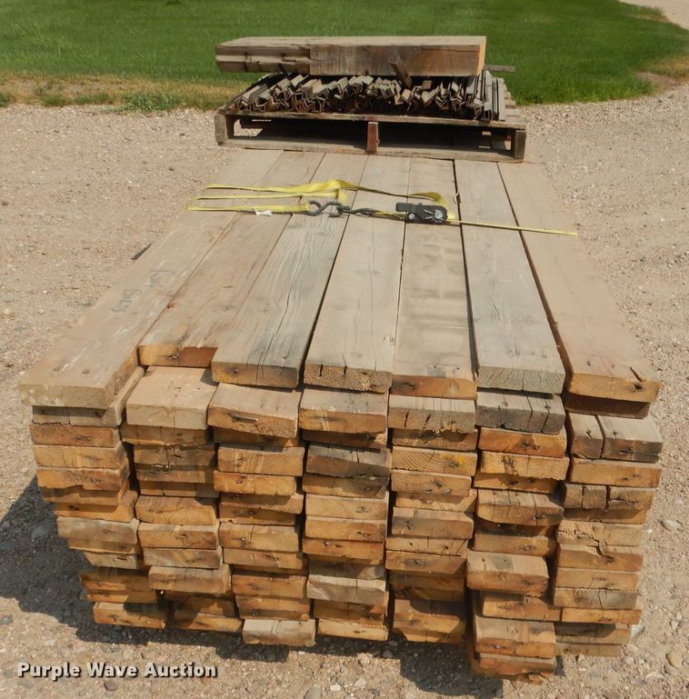 image for item DG4564 Metal frame building