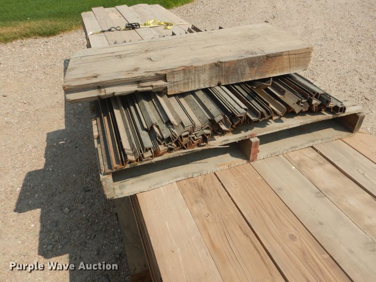 image for item DG4564 Metal frame building