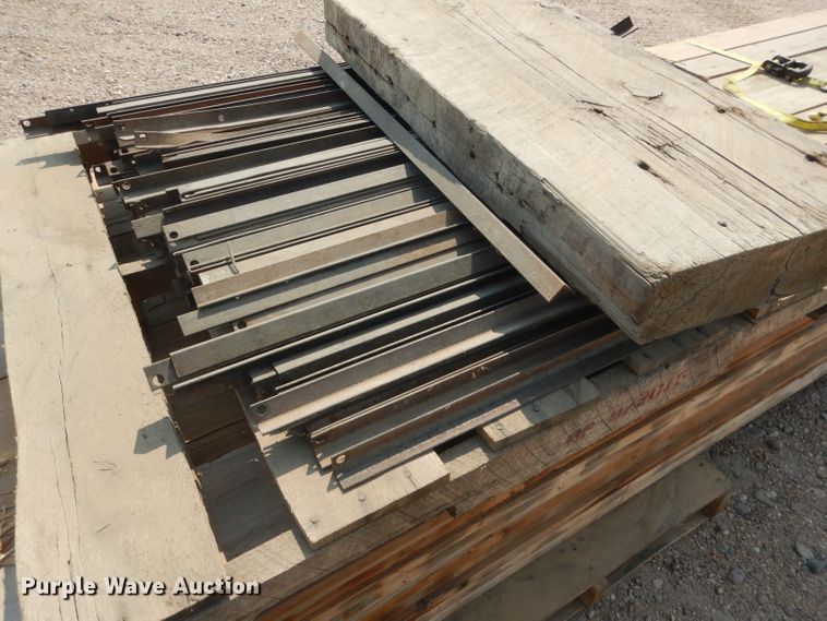 image for item DG4564 Metal frame building