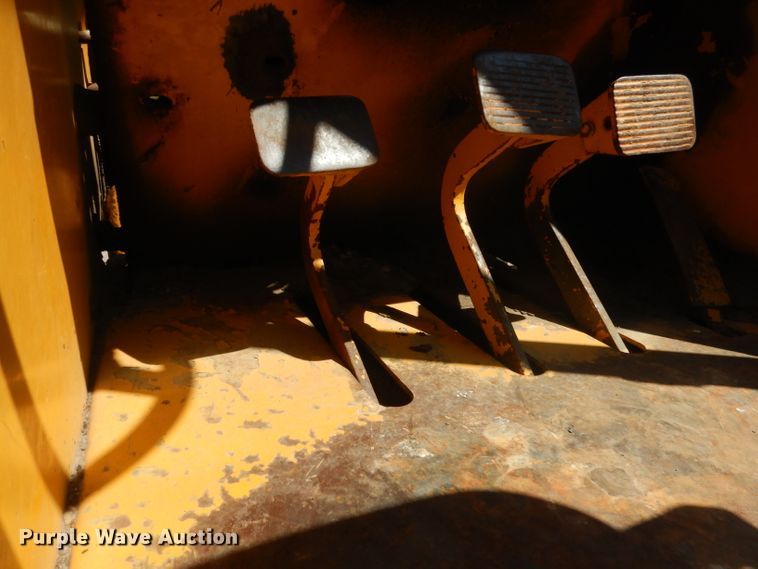 image for item DG4571 John Deere 2010  forklift