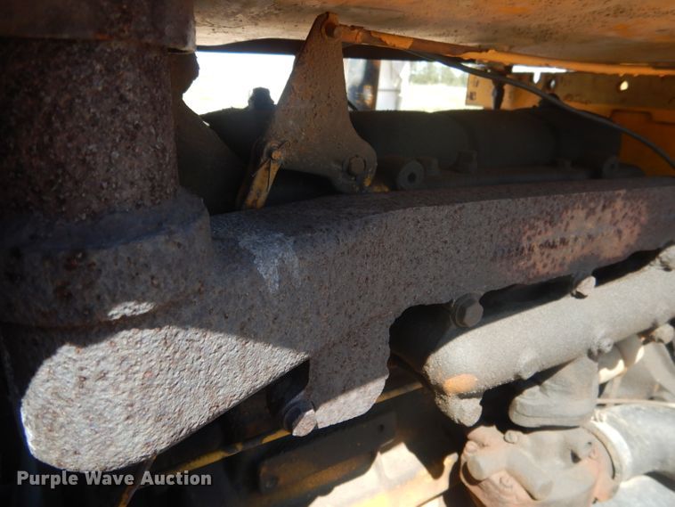 image for item DG4571 John Deere 2010  forklift