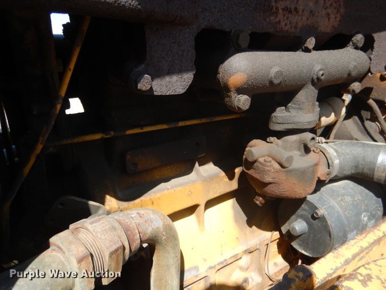 image for item DG4571 John Deere 2010  forklift