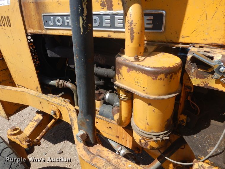 image for item DG4571 John Deere 2010  forklift