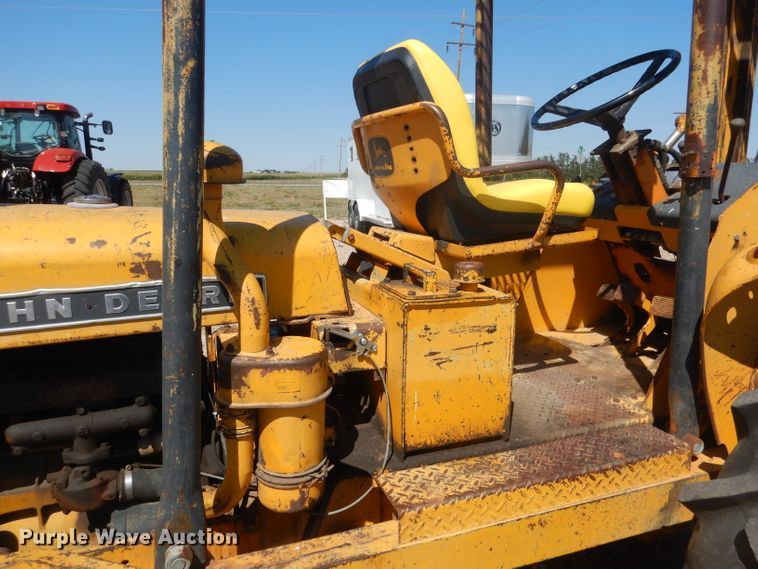 image for item DG4571 John Deere 2010  forklift