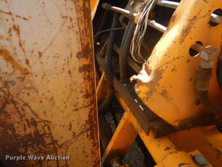 image for item DG4571 John Deere 2010  forklift