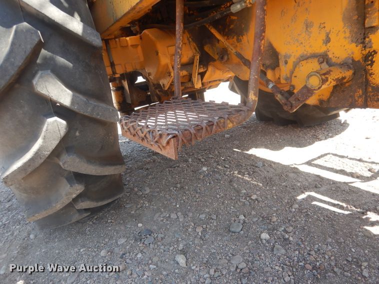 image for item DG4571 John Deere 2010  forklift