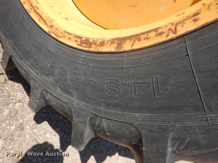 image for item DG4571 John Deere 2010  forklift