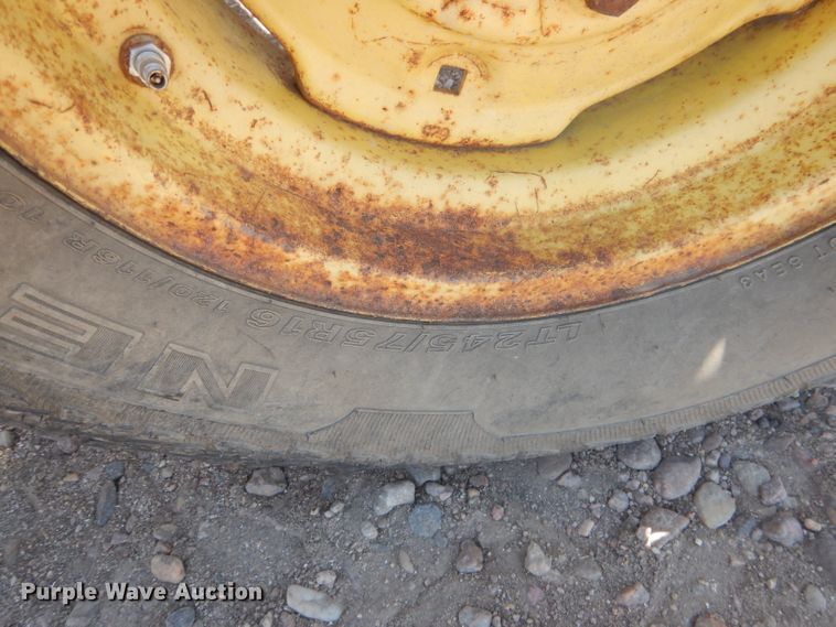 image for item DG4571 John Deere 2010  forklift