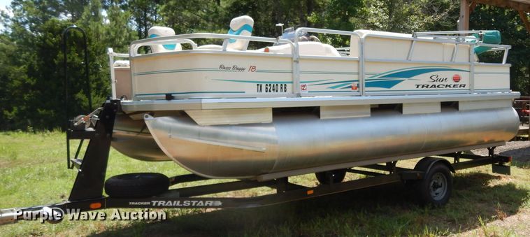 image for item DG6916 2004 Sun Tracker Bass Buggy 18  boat