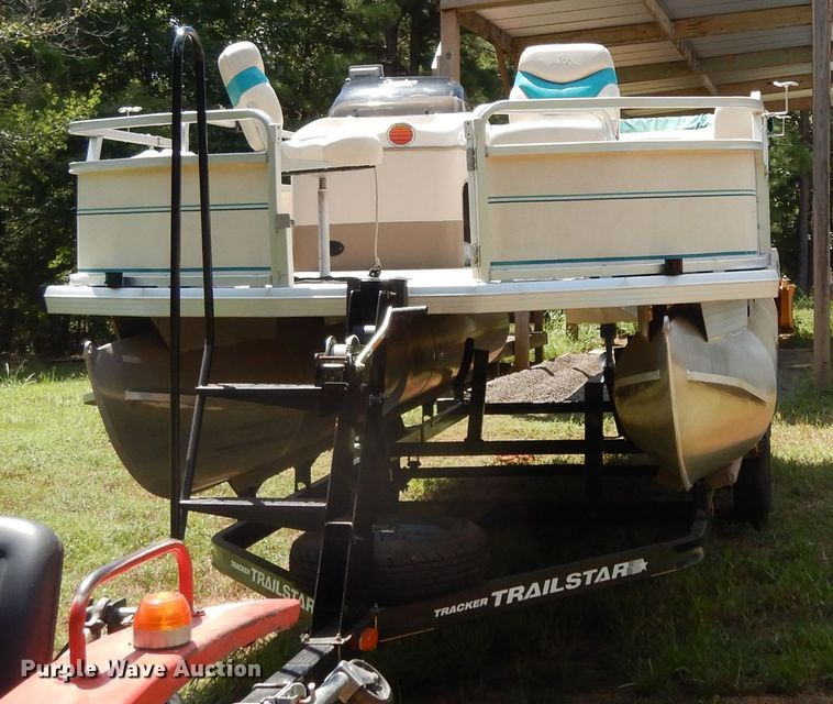 image for item DG6916 2004 Sun Tracker Bass Buggy 18  boat